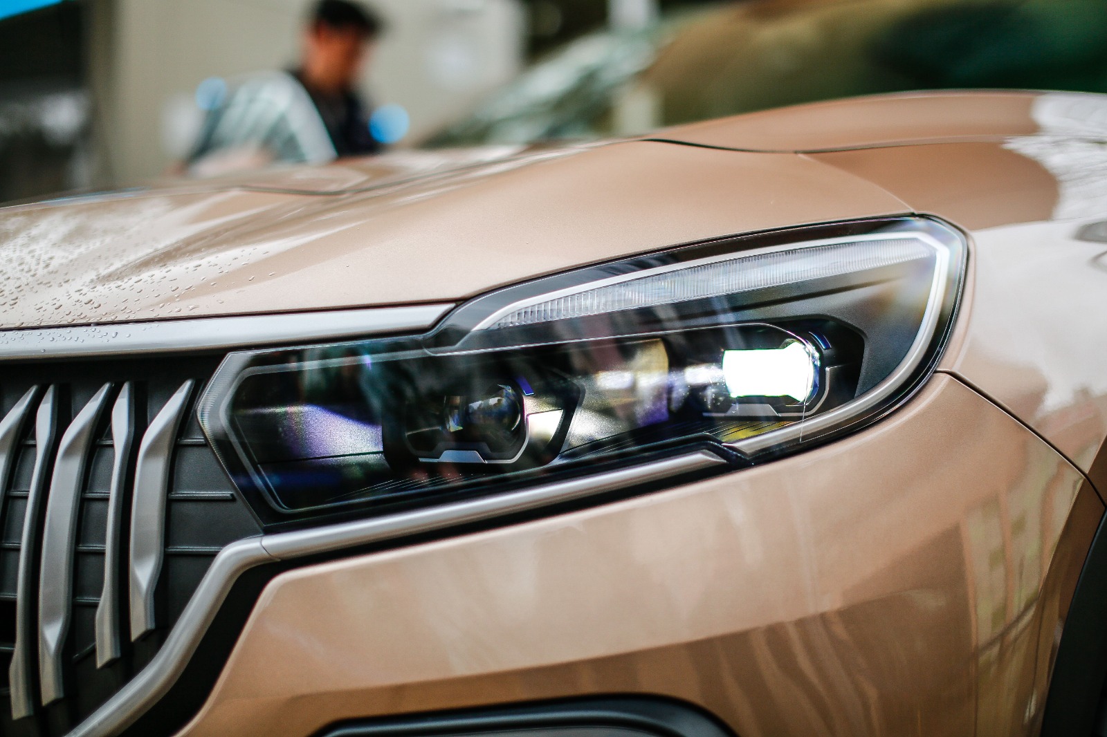 Chinese Automakers Accelerate Overseas Expansion as Weak Domestic Demand Intensifies Global Competition
