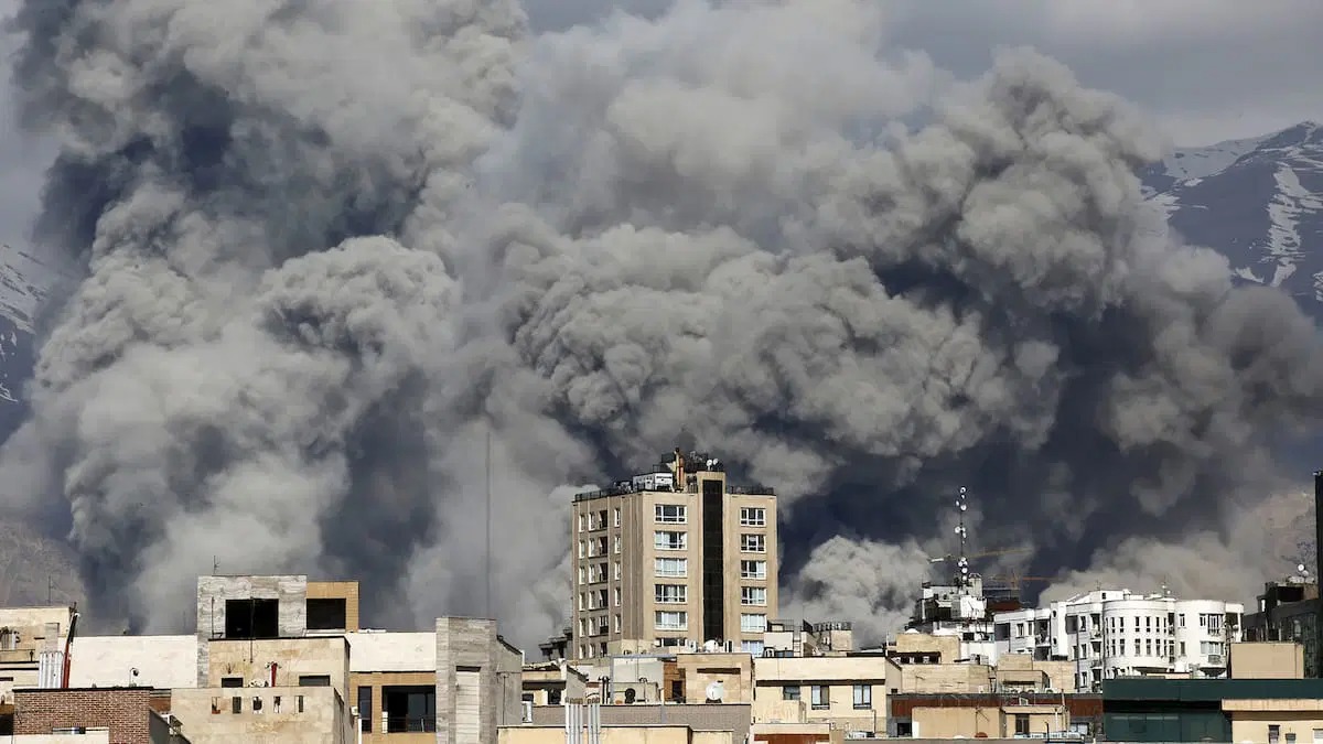 Middle East Escalation Drives Global Bond Sell-Off as Oil and Inflation Risks Reprice Markets