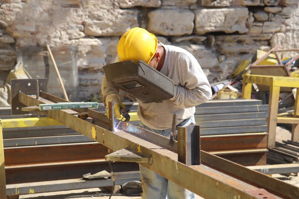 US Jobs Surge Forces Markets to Reprice the Federal Reserve’s Next Move
