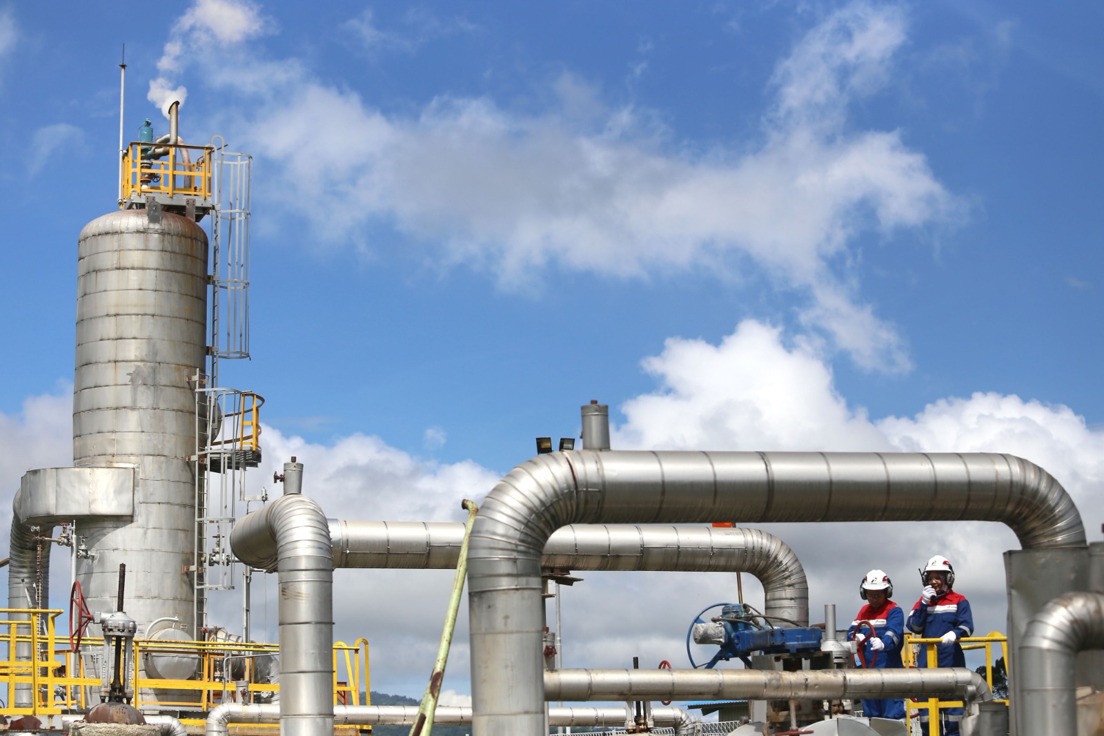 Saudi Pipeline Shutdown Deepens Global Oil Supply Concerns as Middle East Conflict Escalates